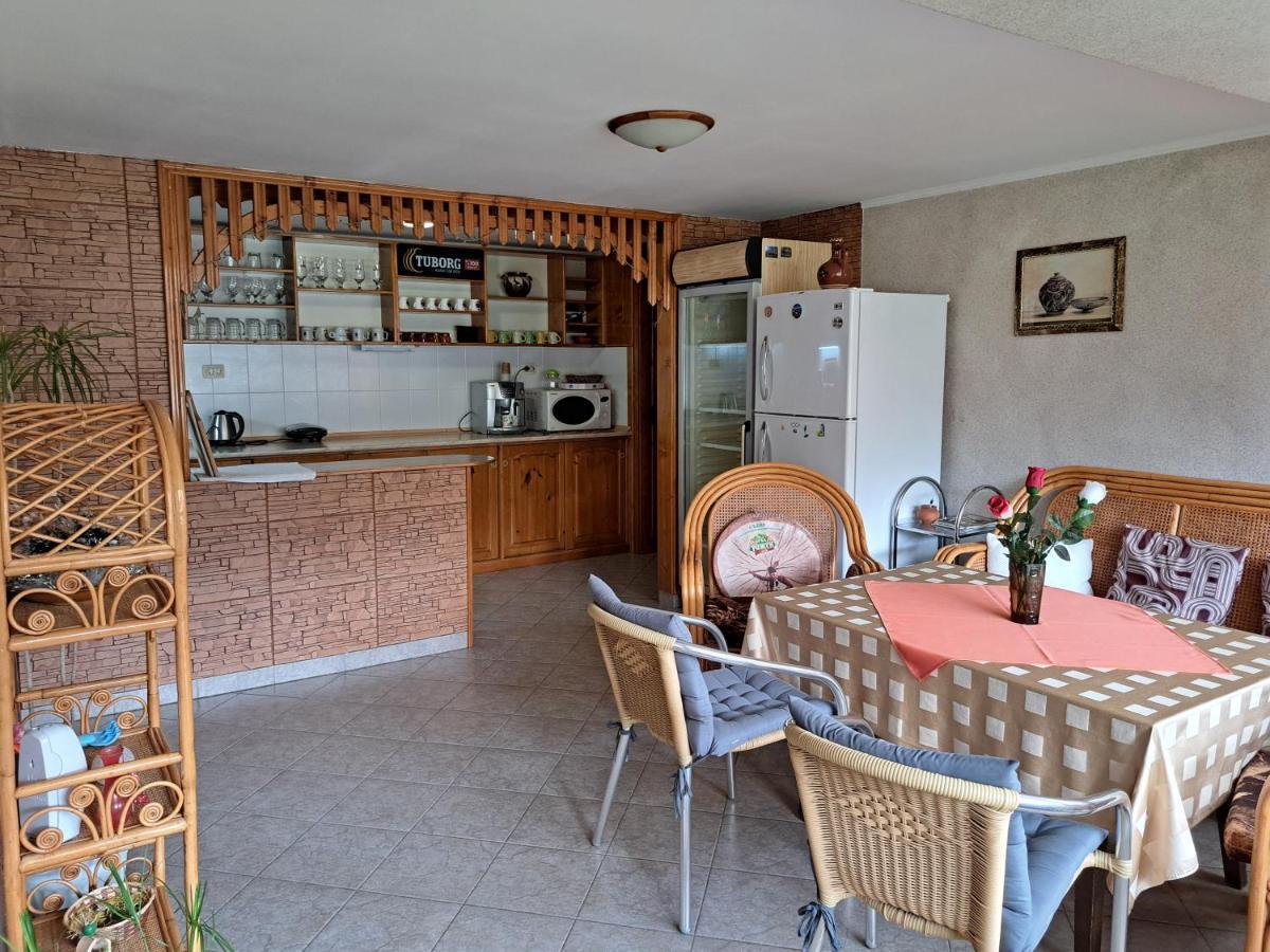 Guest House Benita Девин Экстерьер фото